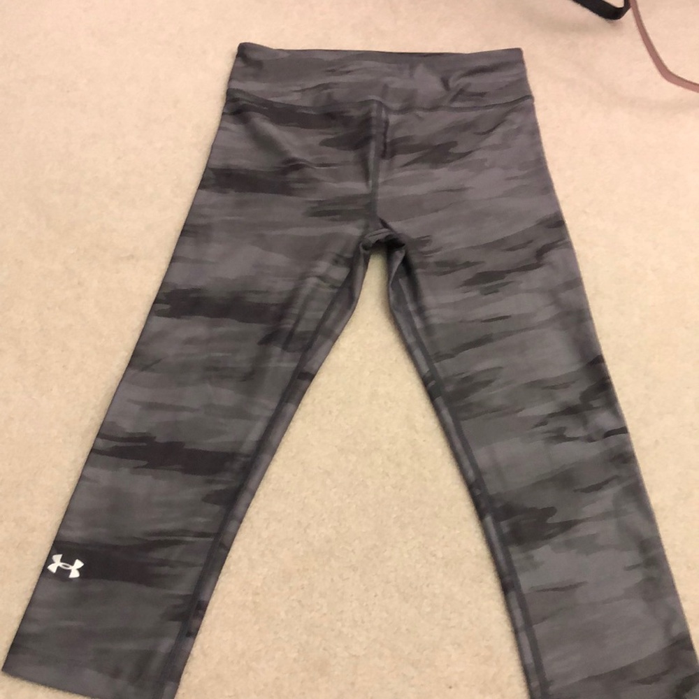 Under Armour cropped workout leggings